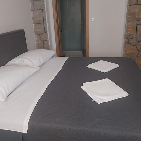 Apartmani I Sobe Grga Starigrad Paklenica Exterior photo