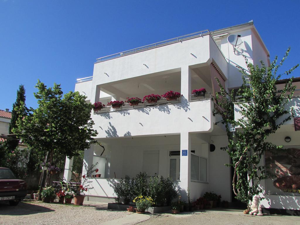 Apartmani I Sobe Grga Starigrad Paklenica Exterior photo